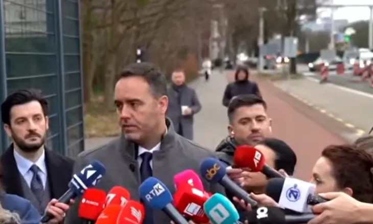 Glauk Konjufca në Hagë: Shkelje brutale e së drejtës së njeriut, po përpiqet të shtrembërohet historia