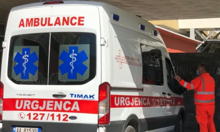 Goditet për vdekje më thikë 47-vjeçari në Kavajë