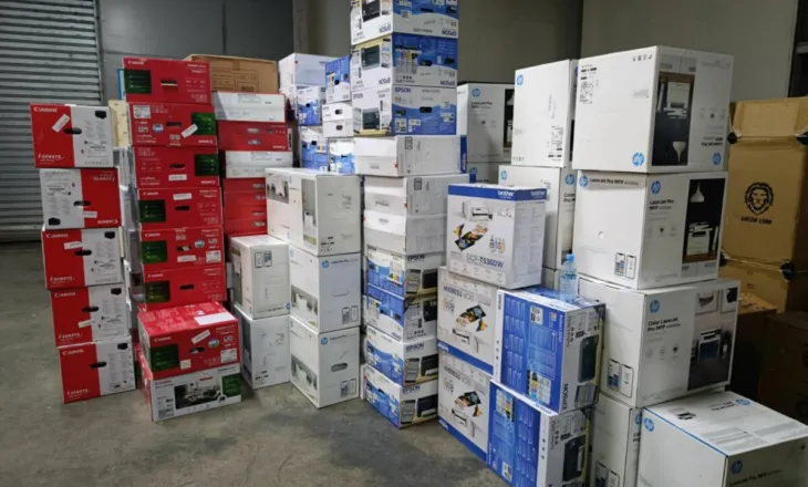 Goditje e fortë në Tiranë, bllokohen mbi 3 mijë pajisje elektronike të dyshuara si false