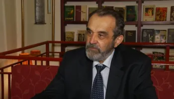 Helmimi i Petro Nini Luarasit të kujton të gjithë helmimet e pabesa në histori