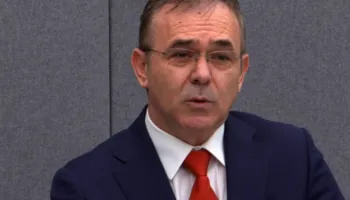 “Historia e Kosovës nuk rishkruhet në një sallë gjyqi”, Selimi: Çfarë duhej të bënim ne, kur Serbia dhe Millosheviçi po vrisnin popullin tonë?