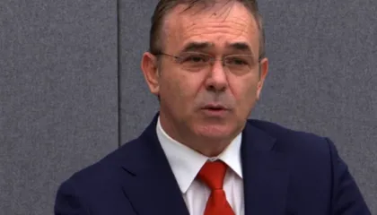 “Historia e Kosovës nuk rishkruhet në një sallë gjyqi”, Selimi: Çfarë duhej të bënim ne, kur Serbia dhe Millosheviçi po vrisnin popullin tonë?