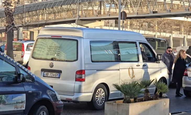 Humbën jetën nga asfiksimi brenda në shtëpi, mbërrijnë nga Italia trupat e katër anëtarëve të familjes shqiptare