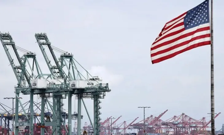 Hyjnë në fuqi tarifat globale të Trump me 10%