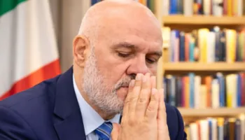 I ASHPER NE REAGIM/ DREJTESIA QE TE BURGOS