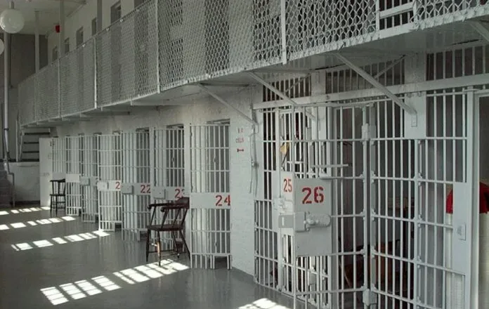 I dënuar me 18 ditë burgim, ndërron jetë i burgosuri 63 vjeçar