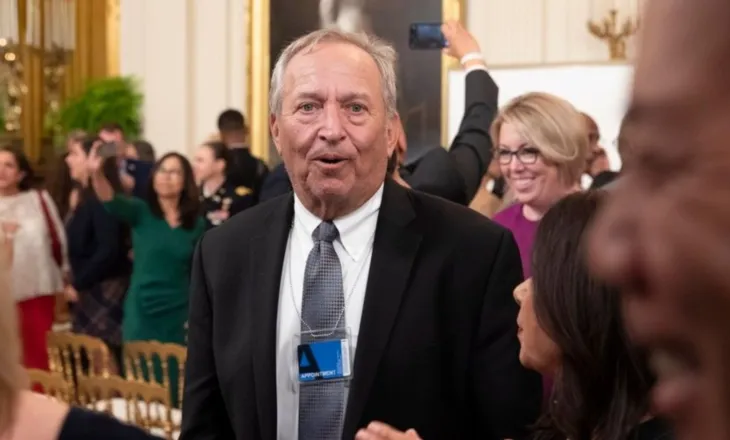 I doli emri në dokumentet e dosjes Epstein, ish-sekretari i Thesarit të SHBA-së jep dorëheqjen si profesor në Universitetin e Harvardit