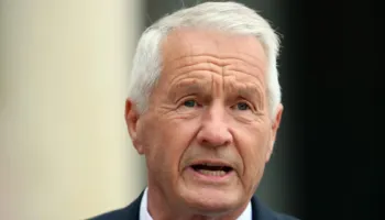 I doli emri në skandalin e dosjeve Epstein, policia norvegjeze bastis shtëpitë dhe pronat e ish-zyrtarit të lartë të KiE