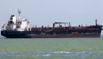 I kishte shpëtuar bllokadës, Pentagoni kap cisternën e naftës në Oqeanin Indian