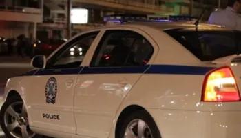 I riu shqiptar bën për spital berberin në Greqi, arrestohet nga policia