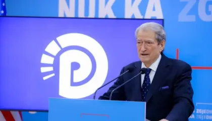 “Ilir Shtufi…jo,…Tufi…Ilir Lleshi”, Berisha ngatërrohet dhe nuk gjen dot cilin Ilir kërkon! Balla i nxjerr videon