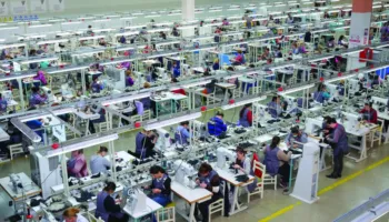 Importet e veshjeve dhe këpucëve bien 9%: konsum më i ulët në tregun vendas