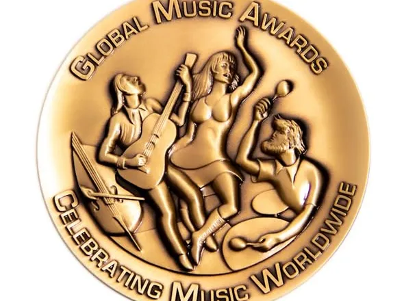 Ina Kosturi vlerësohet me medalje bronzi nga Global Music Awards