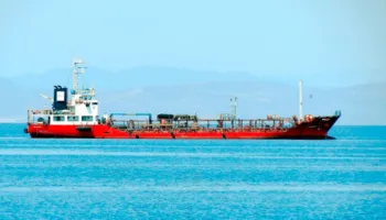 India konfiskon tre cisterna të lidhura me Iranin brenda një muaji