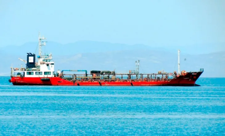 India konfiskon tre cisterna të lidhura me Iranin brenda një muaji