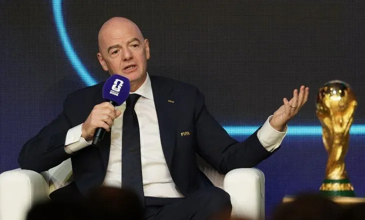 Infantino: FIFA po shqyrton heqjen e ndalimit për ekipet ruse