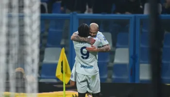Inter drejt fitores së pestë rresht, avantazh i dyfishtë në pjesën e parë ndaj Sassuolo (video)