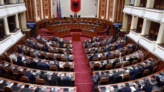 Interpelancë për “Duranën” dhe ligji për AKSHI-n