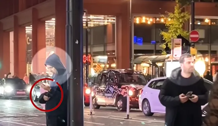 Investigimi i BBC/ Dy vëllezër shqiptarë filmojnë vajzat natën në rrugë dhe fitojnë para me miliarda klikime