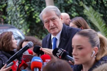 “Irena Gjoka, ‘noçka’ e bishës”, Berisha: Ju tregoj se kush është ‘rinoceronti’