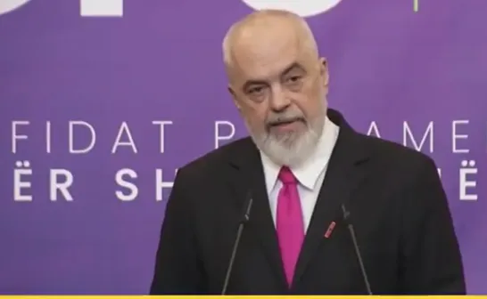 Ish-drejtoresha e AKSHI-t në arrest shtëpie/ “I vunë në kurriz vila dhe makina, por jeton me qira dhe s’ka mjet!”