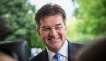 Ish-emisari i BE për dialogun Kosovë-Serbi, pse Lajçak tani është në shtyllën e turpit për shkak të Epstein