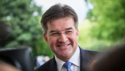 Ish-emisari i BE për dialogun Kosovë-Serbi, pse Lajçak tani është në shtyllën e turpit për shkak të Epstein