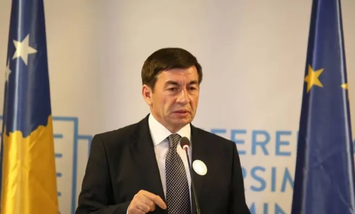 Ish-ministri Arsim Bajrami, vetëofrohet për postin e presidentit të Kosovës, kërkon mbështetje e LVV-së