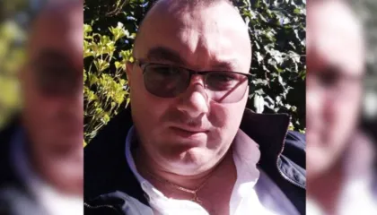 Ishte duke drejtuar mjetin, humb jetën efektivi i policisë pas arrestit kardiak