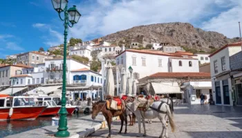 Ishulli grek kthehet në ‘Hollywood’/ Brad Pitt dhe ekipi i tij nisin xhirimet e filmit të ri ndërkombëtar