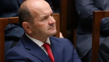 Ismail Syla: Thesi, pasqyra dhe maska