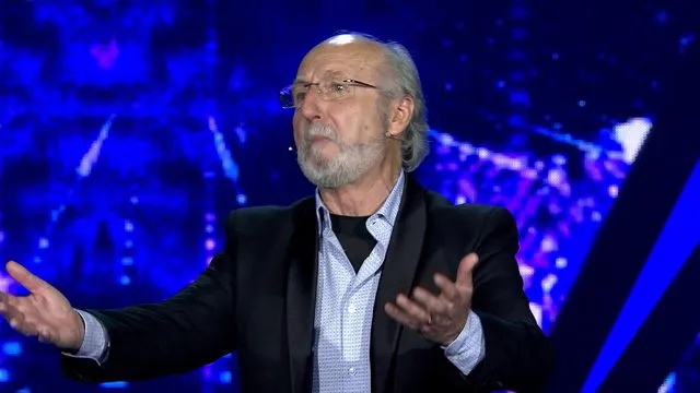 “Jam shqiptar, kosovar, zot e krenar”… interpretuar nga Mirush Kabashi