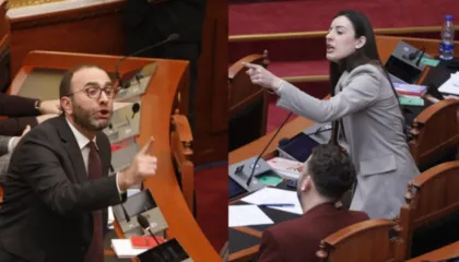 “Je zar i Belinda Ballukut bashkë me Zegjinenë”/ Çaushi shpërthen ndaj Bardhit në Kuvend: O ylli i Fierit, doktori s’të hoqi nga qarku që të mos më bëhej mua qejfi