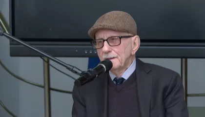 Jeta mes internimit dhe artit/ Lekë Tasi nderohet për rezistencë, 96-vjeçari kujton internimin dhe vuajtjet e familjes