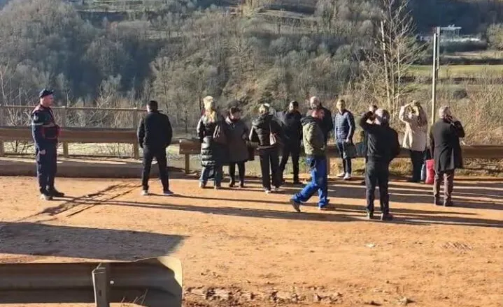 Jo vetëm pa rrugë, por dhe pa shërbime/ Banorët e zonave të Librazhdit pa mjekë dhe mësues