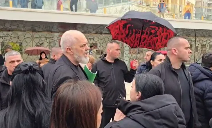 “Ju jeni PD, s’keni lidhje”, Rama përplaset me disa qytetarë pas daljes nga mbledhja me banorët e Durrësit: Projekti TID nuk do ndalet