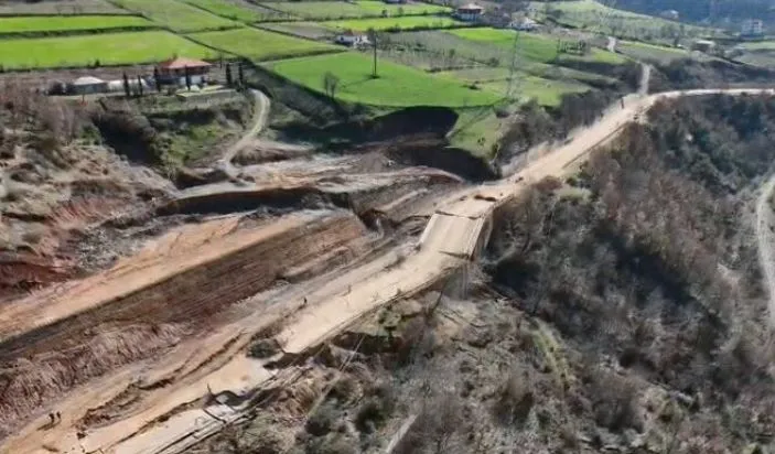 Juglindja e bllokuar prej disa ditësh, Blushi: Krim! Rrugëve që kushtuan si të florinjta, s’u ngeli asnjë tegel asfalt