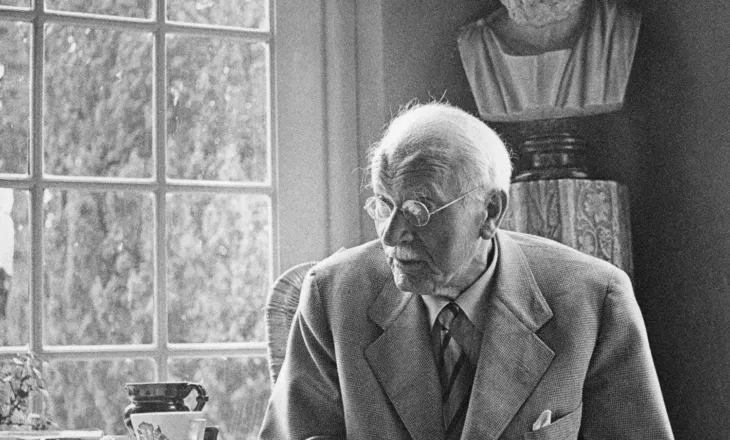 Jung: Ndonjëherë, gjëja më e mirë që mund të bësh është të ikësh…