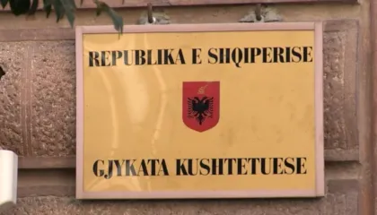 Juristi: Kushtetuesja nuk i dha zgjidhje mosmarrëveshjes së kompetencave mes dy pushteteve, duhej të pyeste “Venecian”