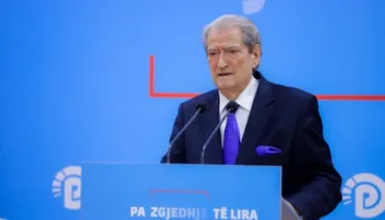 “Ka qindra firma për grabitje”/ Berisha: Edi Rama, kryehajdut i vendosur në rreth të kuq i ka ardhur fundi