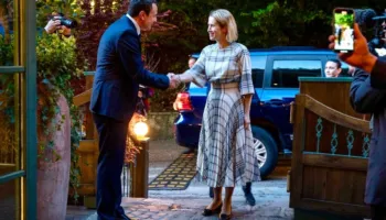 Kaja Kallas uron Kurtin për qeverinë e re: Shpejtoni reformat për të zhbllokuar fondet e BE, gati për një takim të nivelit të lartë Prishtinë-Beograd