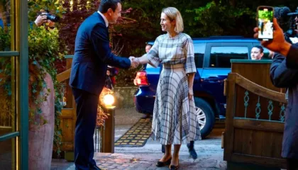 Kaja Kallas uron Kurtin për qeverinë e re: Shpejtoni reformat për të zhbllokuar fondet e BE, gati për një takim të nivelit të lartë Prishtinë-Beograd