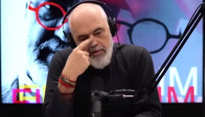 “Kam problem me frymëmarrjen”/ Rama kujton dhunën në ’97: Hundën ma mori në dorë një skulptor me leva hekuri