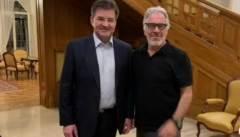 ‘Kam qënë në shtëpinë e tij’/ Lajçak për Epstein: Nuk i mbaj mend ato mesazhe, ndihem si idiot