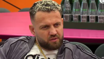 “Kam tentuar t’i jap fund jetës”/ Luizi emocionon me rrëfimin gjatë bisedës me Stenaldon