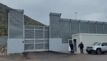 Kampi i Gjadrit po arrin kapacitetin maksimal – Strehohen emigrantë nga Irani e vende pa marrëveshje…