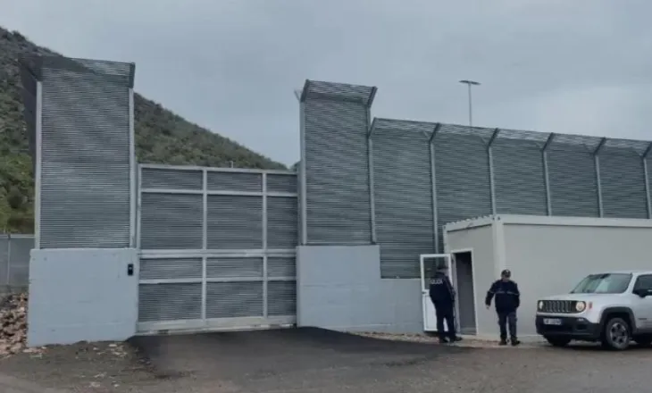 Kampi i Gjadrit po arrin kapacitetin maksimal – Strehohen emigrantë nga Irani e vende pa marrëveshje…