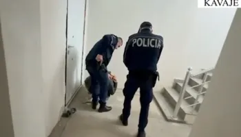 Kapet me bizhuteri në xhep, në pranga 25-vjeçari nga Saranda