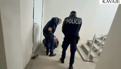 Kapet me bizhuteri në xhep, në pranga 25-vjeçari nga Saranda