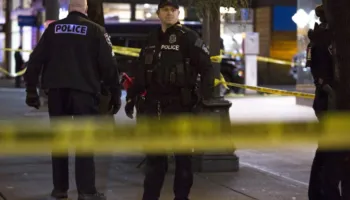 Kapet me pushkë të mbushur dhe municion, arrestohet 18-vjeçari pranë Kapitolit